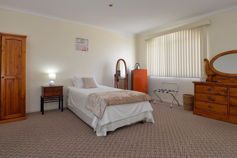 Palm Beach Guest House Rockingham Dış mekan fotoğraf