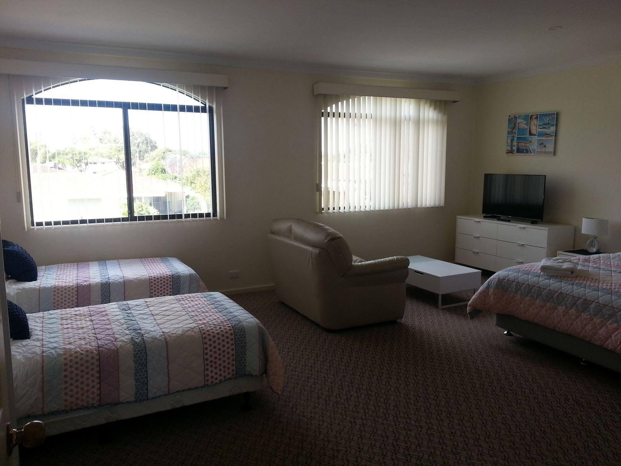Palm Beach Guest House Rockingham Dış mekan fotoğraf